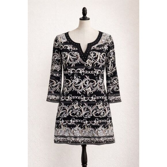 White House Black Market Dresses & Skirts - White House Black Market Baroque Print Shift Dress Black Stud Neckline Size S